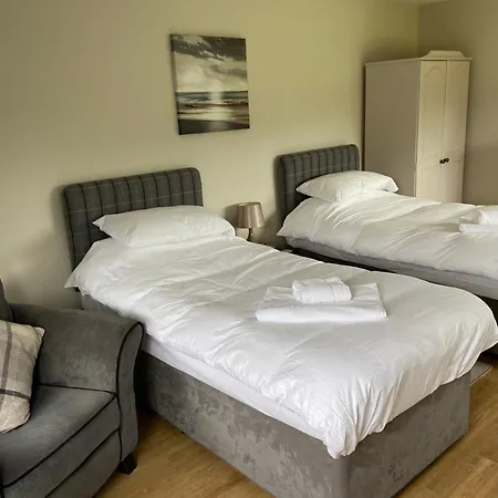 ゲストハウス Linden Tree 4*