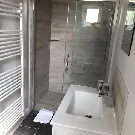 Linden Tree サースク