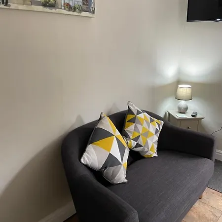 Πανσιόν Linden Tree 4*